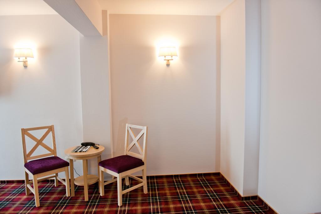 Hotel Leon & Spa Arad Esterno foto