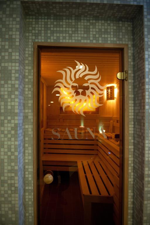 Hotel Leon & Spa Arad Esterno foto